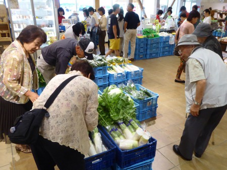 150620_道の駅たかの_直売所.JPG