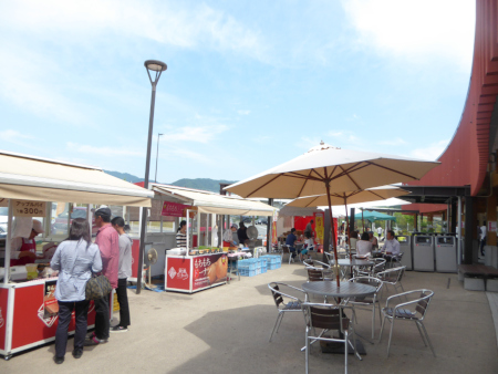 暑い一日になるでしょうか？！ 道の駅たかの 庄原市高野の美味しいものがたくさん集まった道の駅